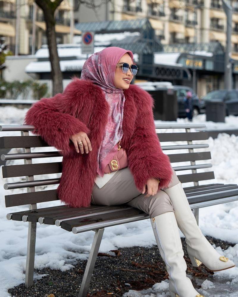 Instagram/buttonscarves